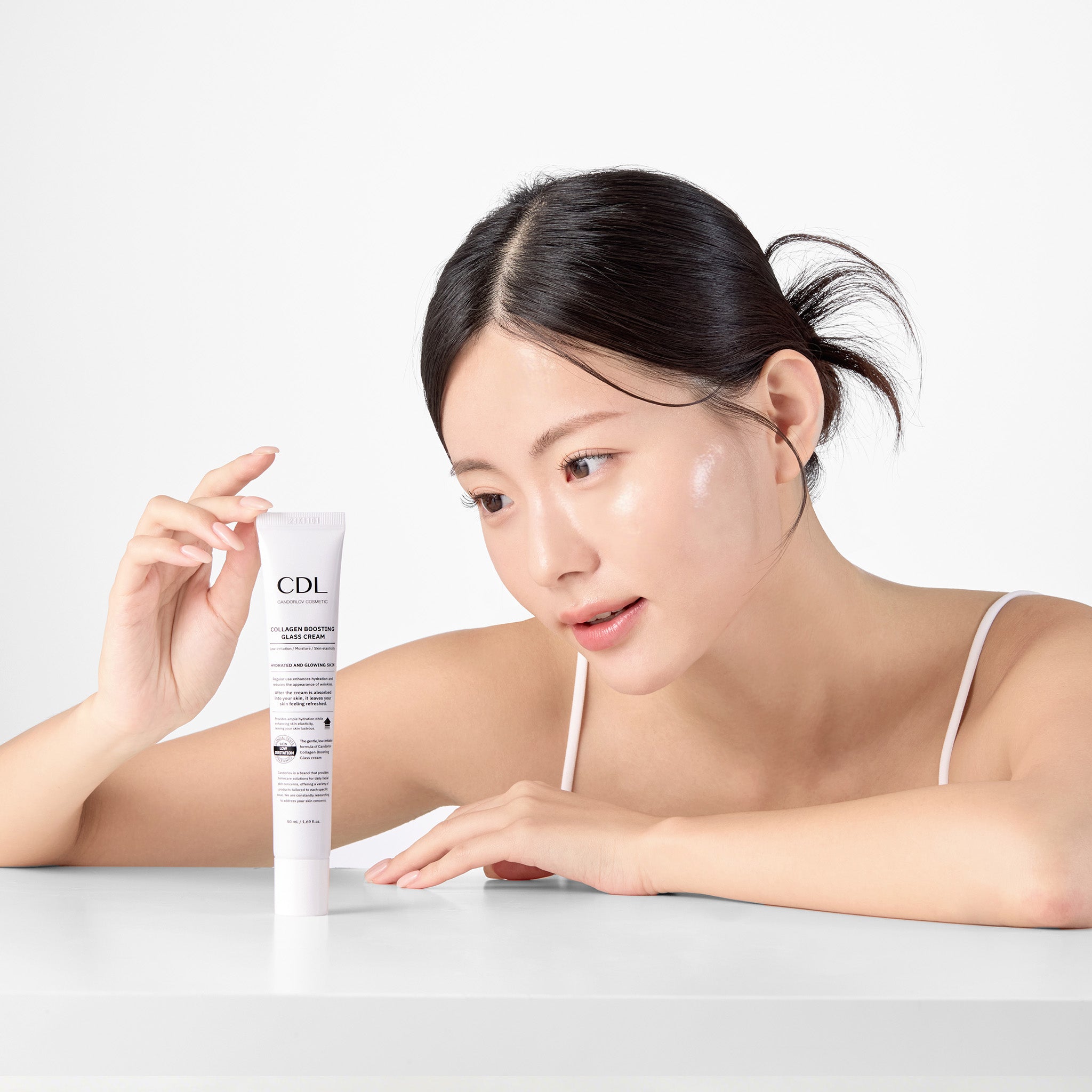 Collagen Boosting Glass Cream